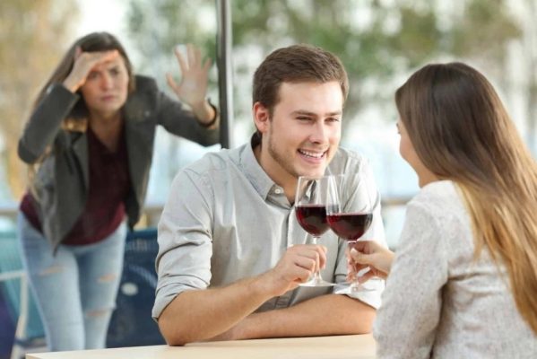 Nộp đơn ly hôn đơn phương khi một bên ngoại tình ở đâu?